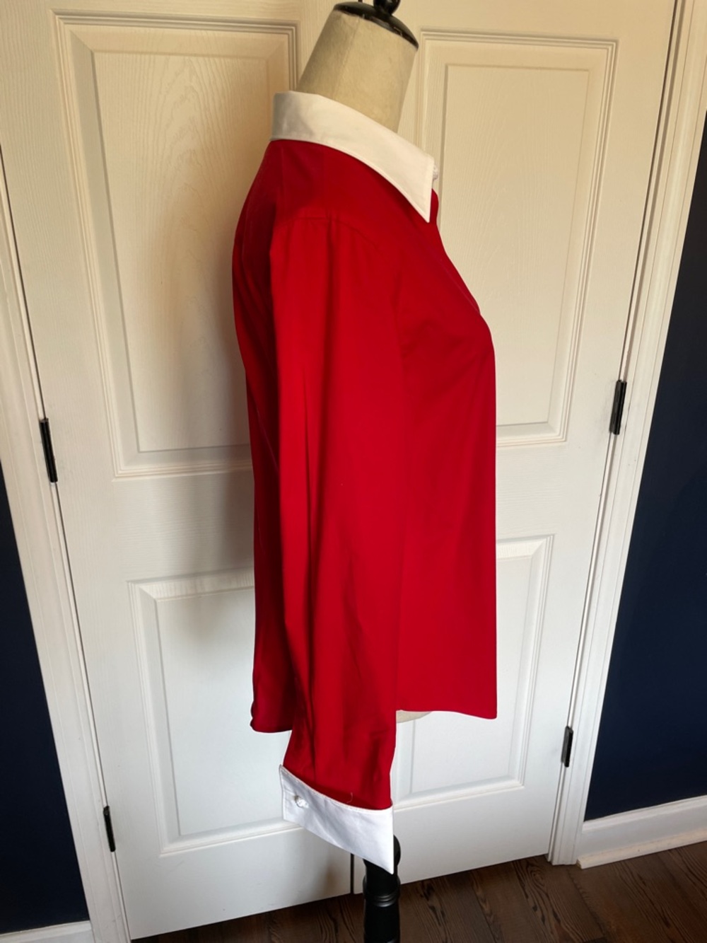 NWT Casual Corner Red Button-Down Shirt White Collar & Cuffs Size Large - Picture 3 of 9